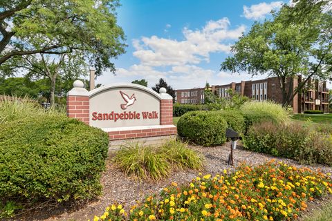 Tiny photo for 1550 Sandpebble Drive #307, Wheeling, IL 60090 (MLS # 12453447)