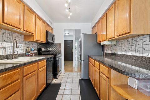 Tiny photo for 1550 Sandpebble Drive #307, Wheeling, IL 60090 (MLS # 12453447)