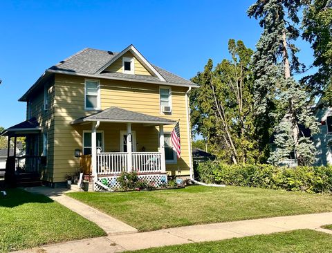 Photo of 715 Ellwood Avenue, DeKalb, IL 60115 (MLS # 12499282) Photo of 715 Ellwood Avenue, DeKalb, IL 60115 (MLS # 12499282)