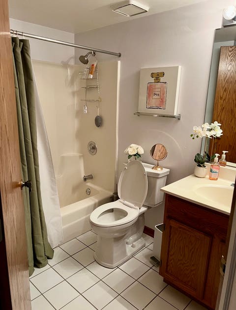 Tiny photo for 9410 S 77th Court #2E, Hickory Hills, IL 60457 (MLS # 12714224)