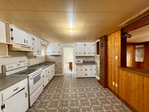 Tiny photo for 212 E Willard Street, Gifford, IL 61847 (MLS # 12651112)