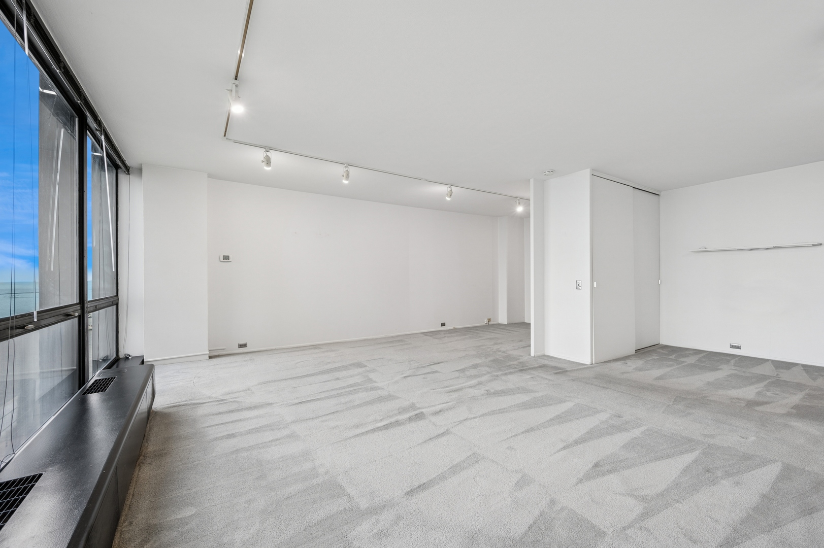 900 N Lake Shore Drive 911