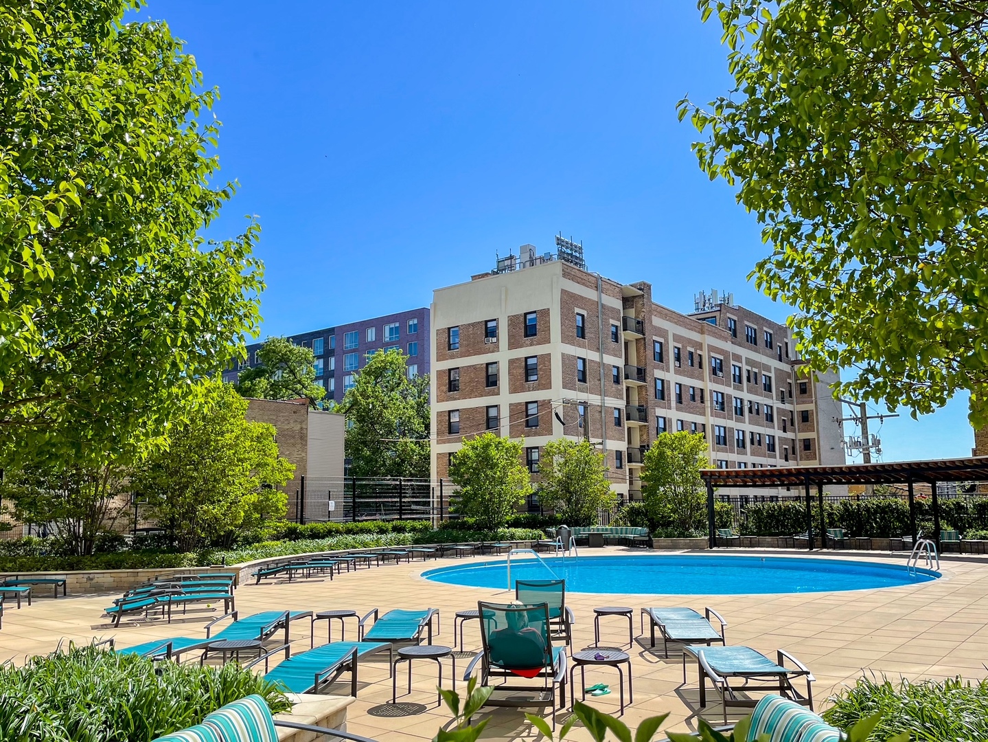 3930 N Pine Grove Avenue 2510