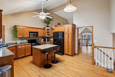 Tiny photo for 160 Lincoln Street, Roselle, IL 60172 (MLS # 12573951)