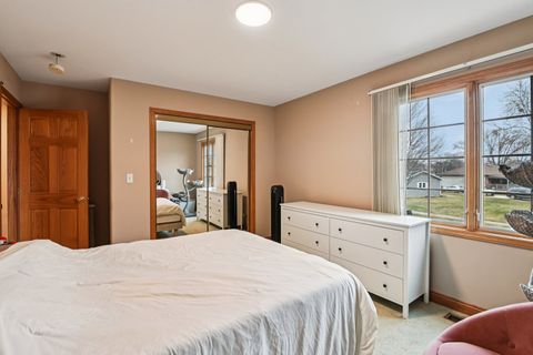 Tiny photo for 160 Lincoln Street, Roselle, IL 60172 (MLS # 12573951)