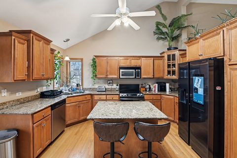 Tiny photo for 160 Lincoln Street, Roselle, IL 60172 (MLS # 12573951)