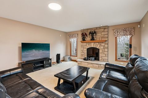 Tiny photo for 160 Lincoln Street, Roselle, IL 60172 (MLS # 12573951)