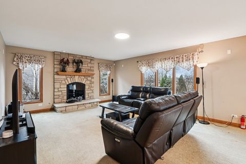 Tiny photo for 160 Lincoln Street, Roselle, IL 60172 (MLS # 12573951)