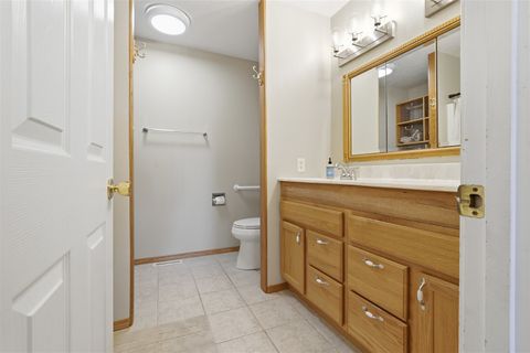 Tiny photo for 39 Oak Park Road, Bloomington, IL 61701 (MLS # 12584101)