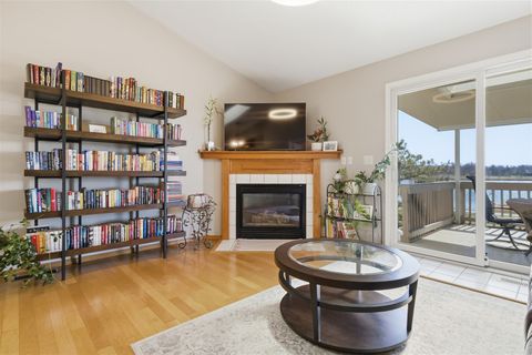 Tiny photo for 39 Oak Park Road, Bloomington, IL 61701 (MLS # 12584101)