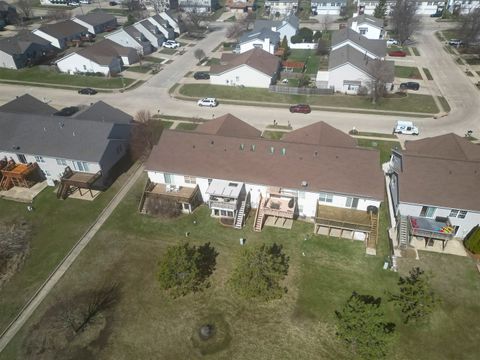 Tiny photo for 39 Oak Park Road, Bloomington, IL 61701 (MLS # 12584101)