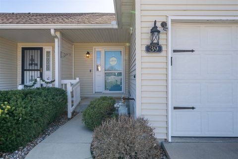 Tiny photo for 39 Oak Park Road, Bloomington, IL 61701 (MLS # 12584101)