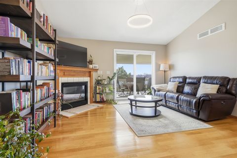 Tiny photo for 39 Oak Park Road, Bloomington, IL 61701 (MLS # 12584101)