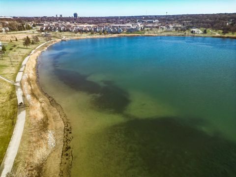 Tiny photo for 39 Oak Park Road, Bloomington, IL 61701 (MLS # 12584101)