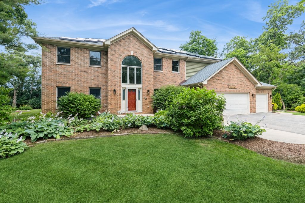 Photo for 2809 JENNY JAE Lane, Crystal Lake, IL 60012 (MLS # 12409425)