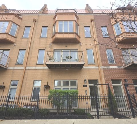 1915 S State Street 3 Chicago IL 60616