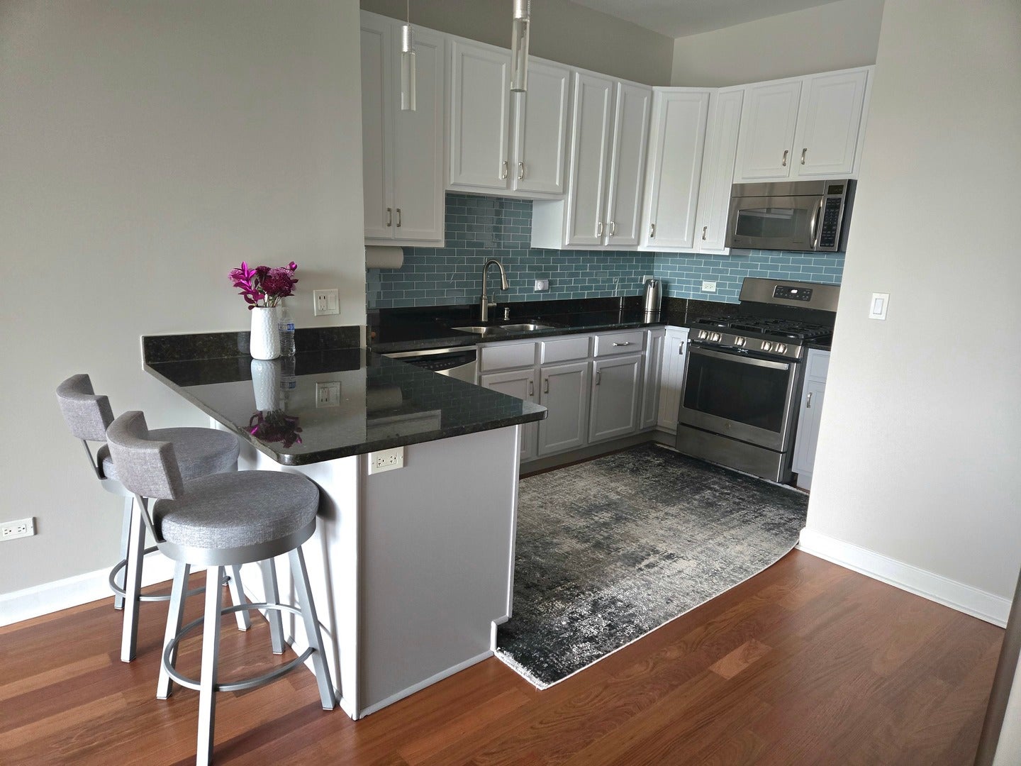 2900 W Irving Park Road 305