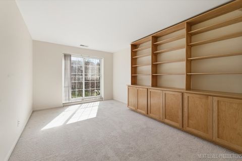 Tiny photo for 147 Hunt Club Drive #147, St. Charles, IL 60174 (MLS # 12592232)