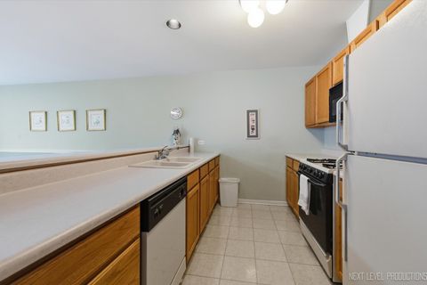 Tiny photo for 147 Hunt Club Drive #147, St. Charles, IL 60174 (MLS # 12592232)