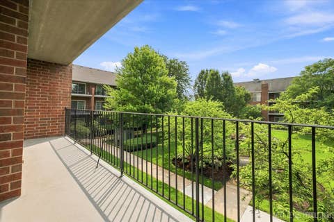 Tiny photo for 147 Hunt Club Drive #147, St. Charles, IL 60174 (MLS # 12592232)