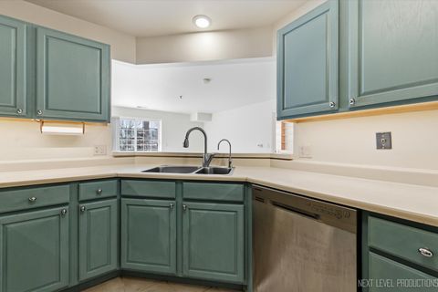 Tiny photo for 147 Hunt Club Drive #147, St. Charles, IL 60174 (MLS # 12592232)