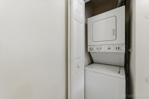 Tiny photo for 147 Hunt Club Drive #147, St. Charles, IL 60174 (MLS # 12592232)