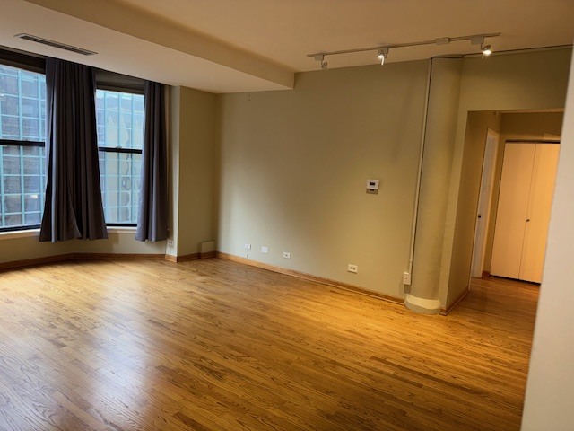 431 S Dearborn Street 909