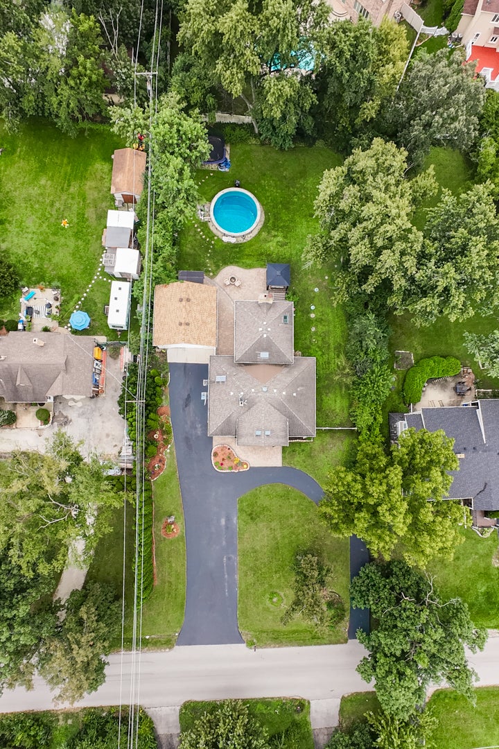 17W041 Deerpath Road