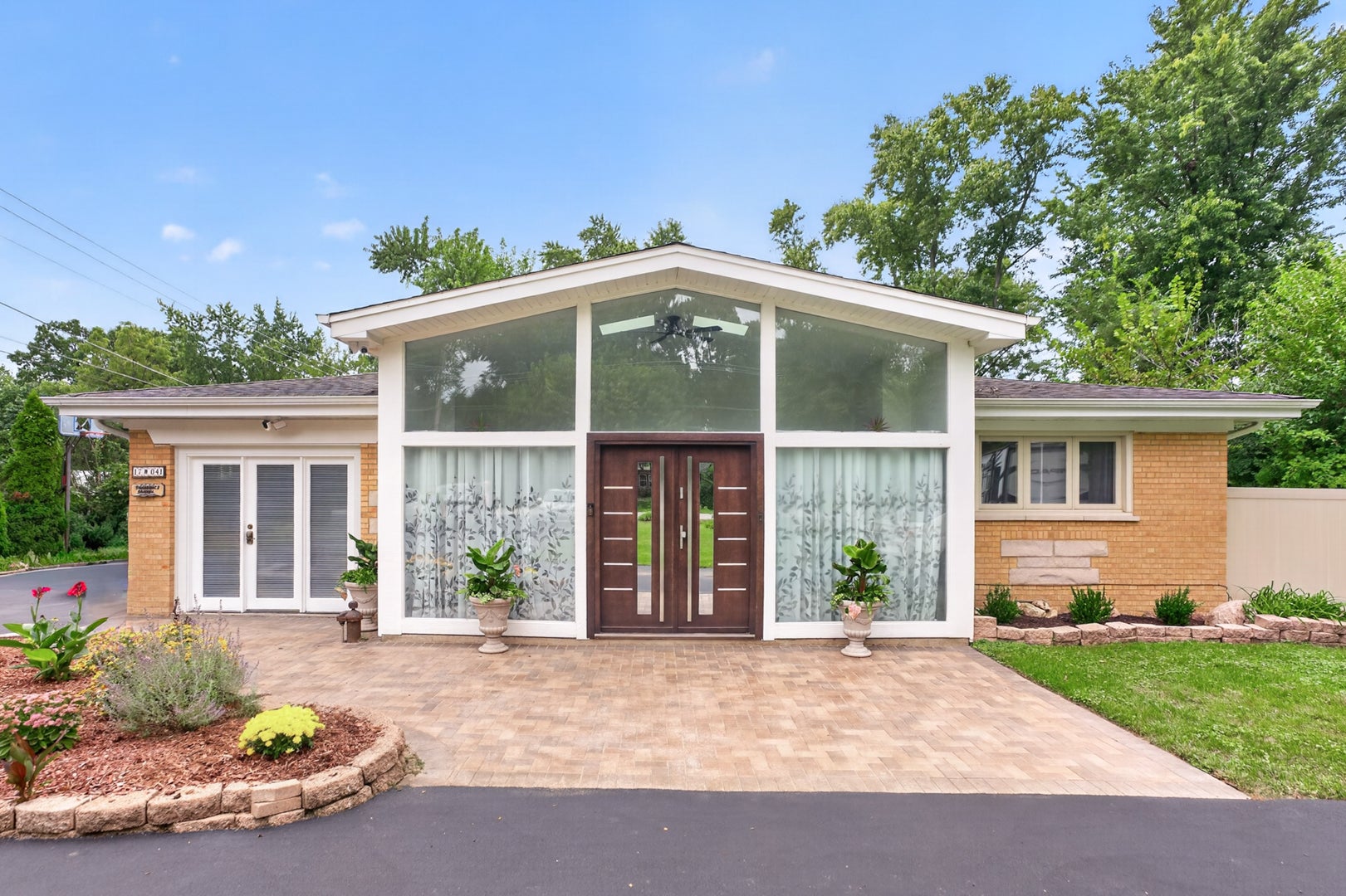 17W041 Deerpath Road