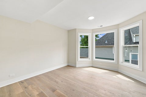Tiny photo for 121 N Kensington Avenue, La Grange, IL 60525 (MLS # 12774083)