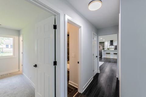Tiny photo for 72 Braemar Drive, Elk Grove Village, IL 60007 (MLS # 12489959)