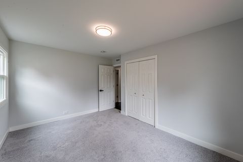 Tiny photo for 72 Braemar Drive, Elk Grove Village, IL 60007 (MLS # 12489959)