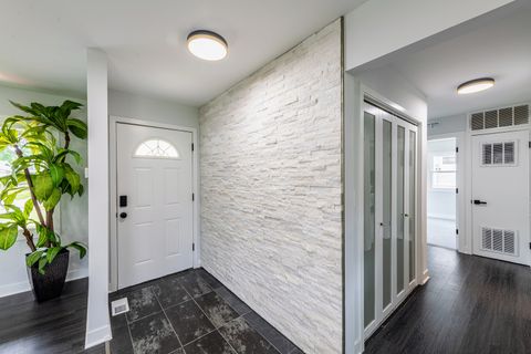 Tiny photo for 72 Braemar Drive, Elk Grove Village, IL 60007 (MLS # 12489959)
