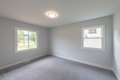 Tiny photo for 72 Braemar Drive, Elk Grove Village, IL 60007 (MLS # 12489959)