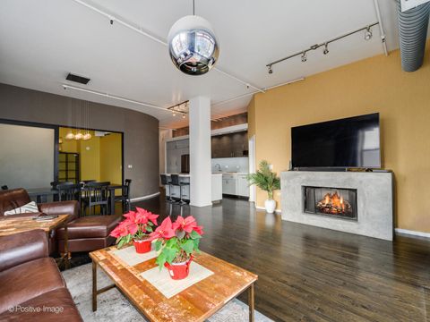 Tiny photo for 360 W ILLINOIS Street #8F, Chicago, IL 60654 (MLS # 12602247)