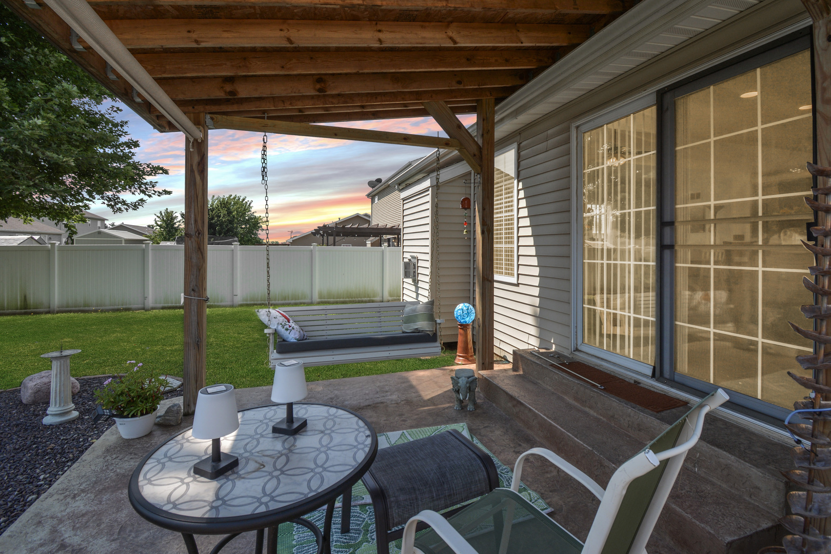 Bloomington, Illinois 61704, United States, 3 Bedrooms Bedrooms, ,3 BathroomsBathrooms,Residential,Contingent,186219