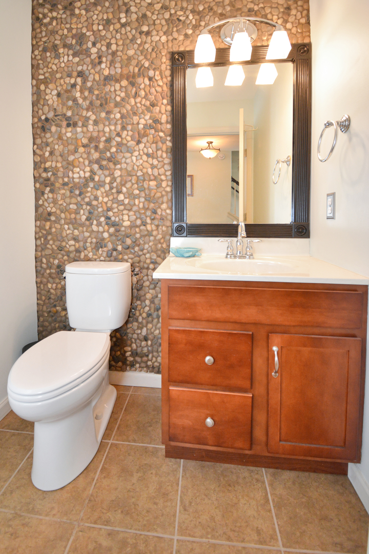 Bloomington, Illinois 61704, United States, 3 Bedrooms Bedrooms, ,3 BathroomsBathrooms,Residential,Contingent,186219