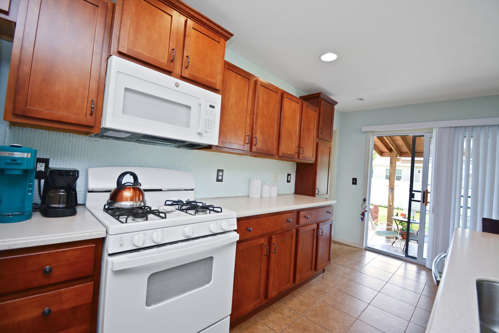 Bloomington, Illinois 61704, United States, 3 Bedrooms Bedrooms, ,3 BathroomsBathrooms,Residential,Contingent,186219