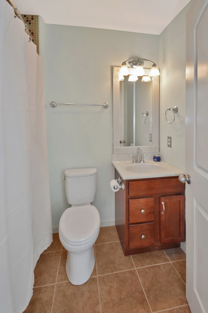 Bloomington, Illinois 61704, United States, 3 Bedrooms Bedrooms, ,3 BathroomsBathrooms,Residential,Contingent,186219