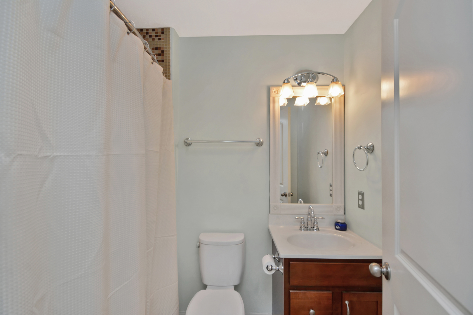 Bloomington, Illinois 61704, United States, 3 Bedrooms Bedrooms, ,3 BathroomsBathrooms,Residential,Contingent,186219