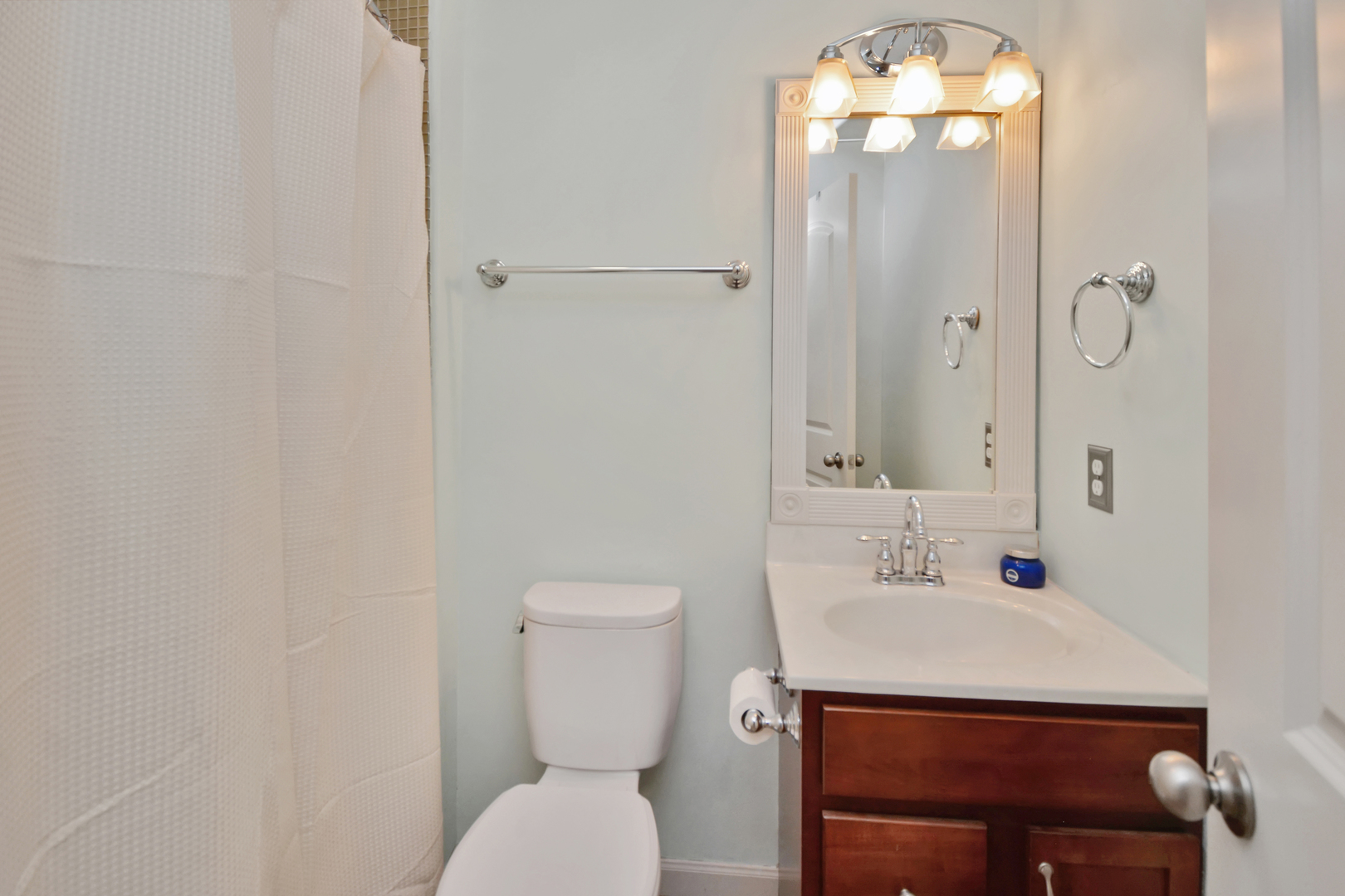 Bloomington, Illinois 61704, United States, 3 Bedrooms Bedrooms, ,3 BathroomsBathrooms,Residential,Contingent,186219