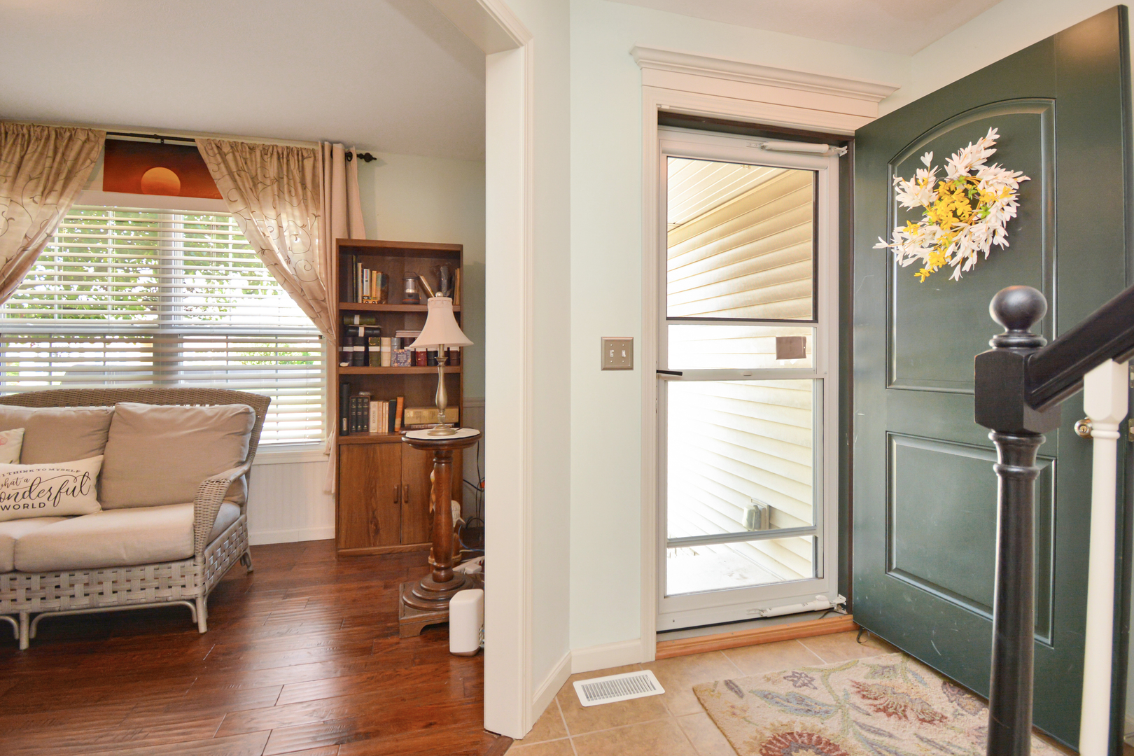 Bloomington, Illinois 61704, United States, 3 Bedrooms Bedrooms, ,3 BathroomsBathrooms,Residential,Contingent,186219