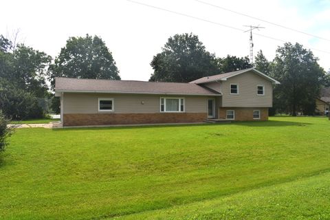 Photo of 124 Hislop Drive, Cissna Park, IL 60924 (MLS # 12693404)