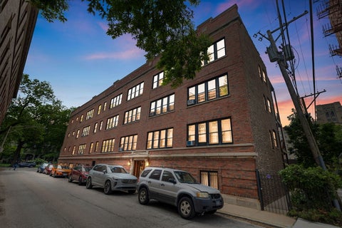 Photo of 1419 E 58TH Street #3W, Chicago, IL 60637 (MLS # 12689453)
