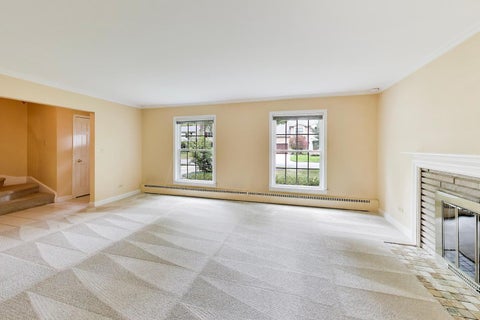 Tiny photo for 412 S Banbury Road, Arlington Heights, IL 60005 (MLS # 12742713)