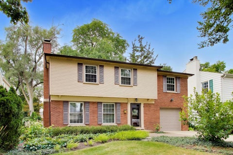 Tiny photo for 412 S Banbury Road, Arlington Heights, IL 60005 (MLS # 12742713)