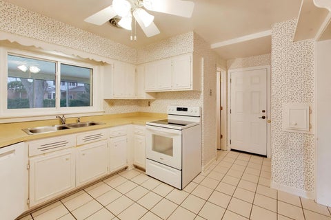 Tiny photo for 412 S Banbury Road, Arlington Heights, IL 60005 (MLS # 12742713)