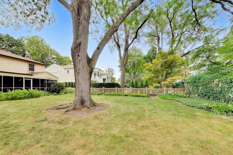 Tiny photo for 412 S Banbury Road, Arlington Heights, IL 60005 (MLS # 12742713)