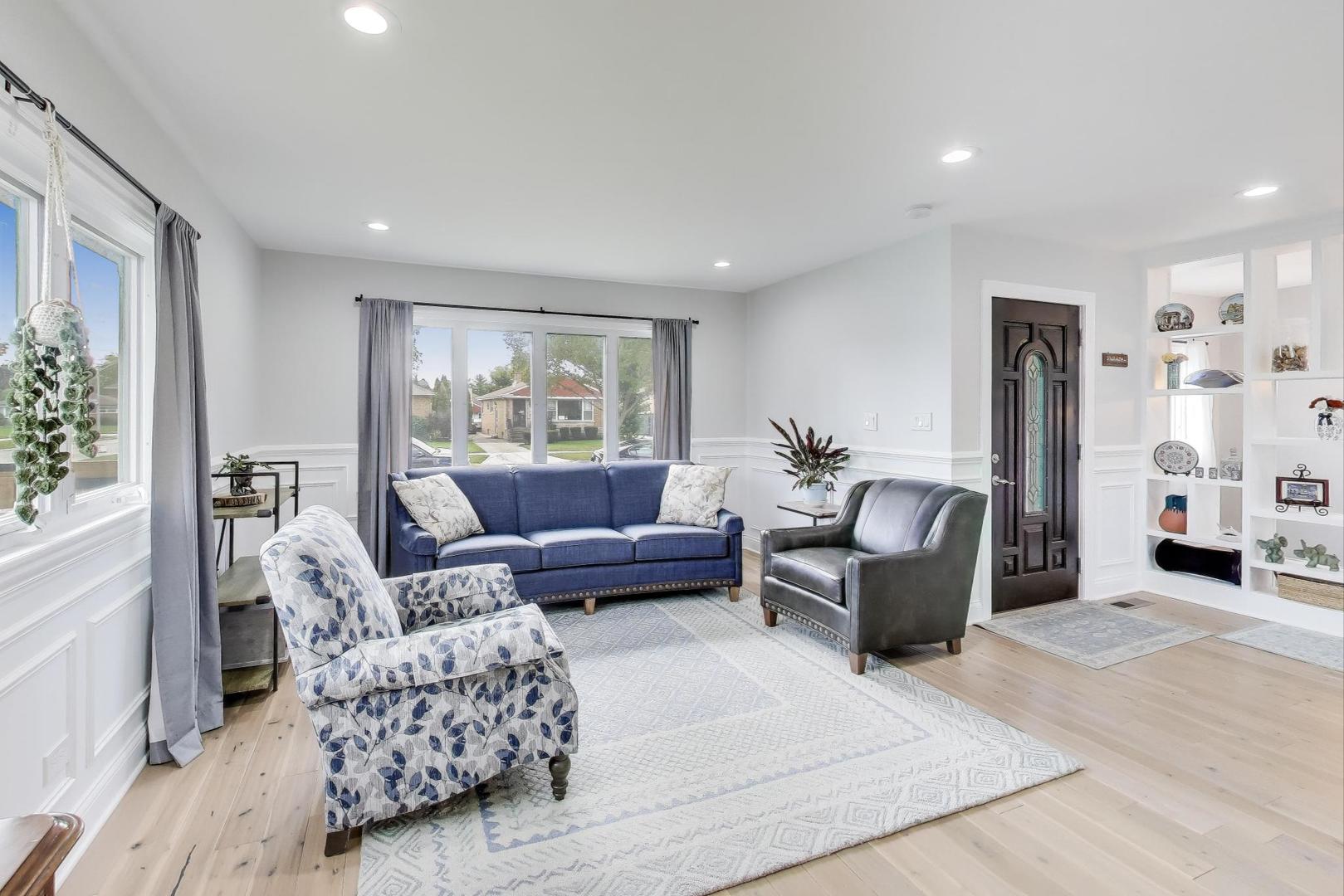 8200 W Eastwood Avenue