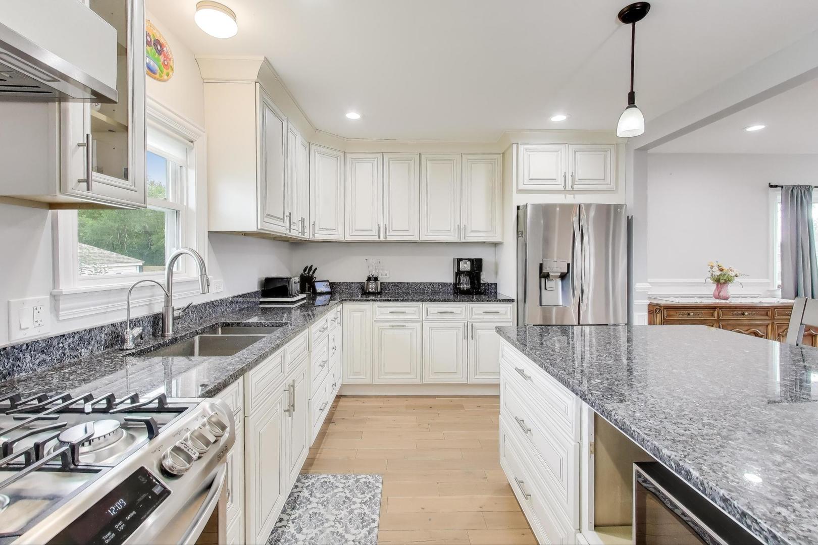 8200 W Eastwood Avenue